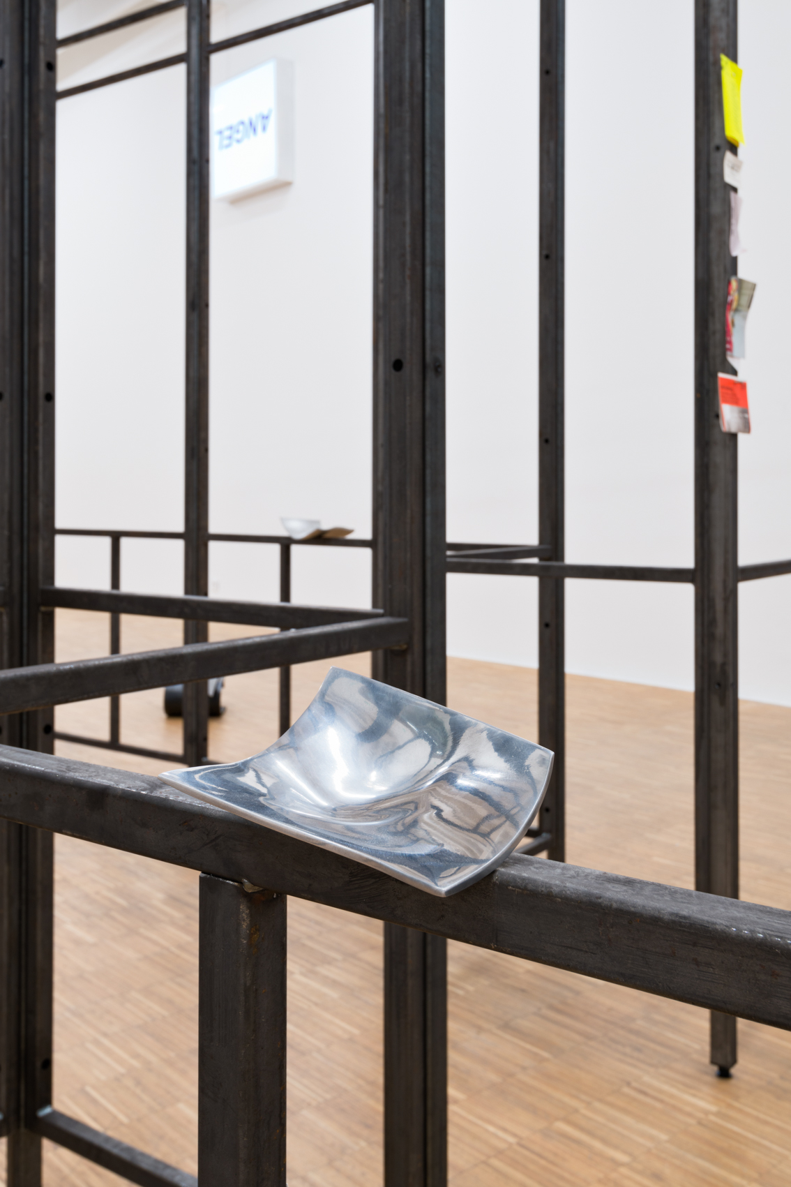 Kerstin von Gabain, Shell (Hip), 2022, aluminum, 15 x 7 x 8,5 cm, courtesy of the artist and EXILE, Vienna